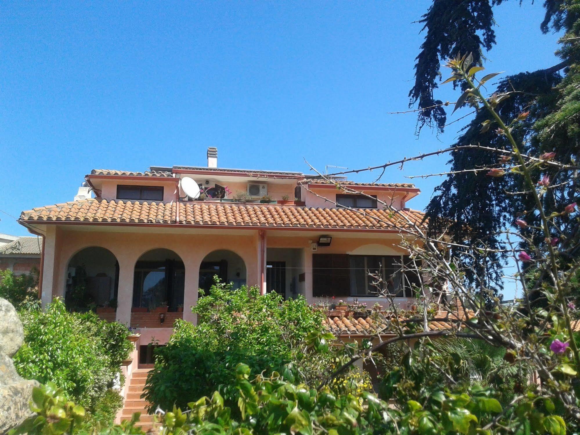Villa Corrias Siliqua Luaran gambar